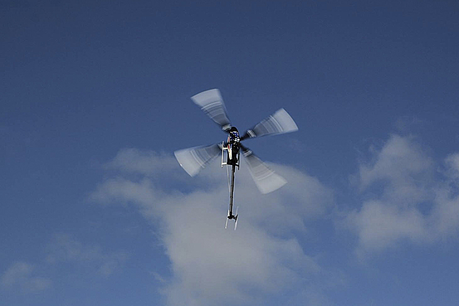 Photo of Pantera P6 equipped with Quattro main rotor head as it zooms into the sky