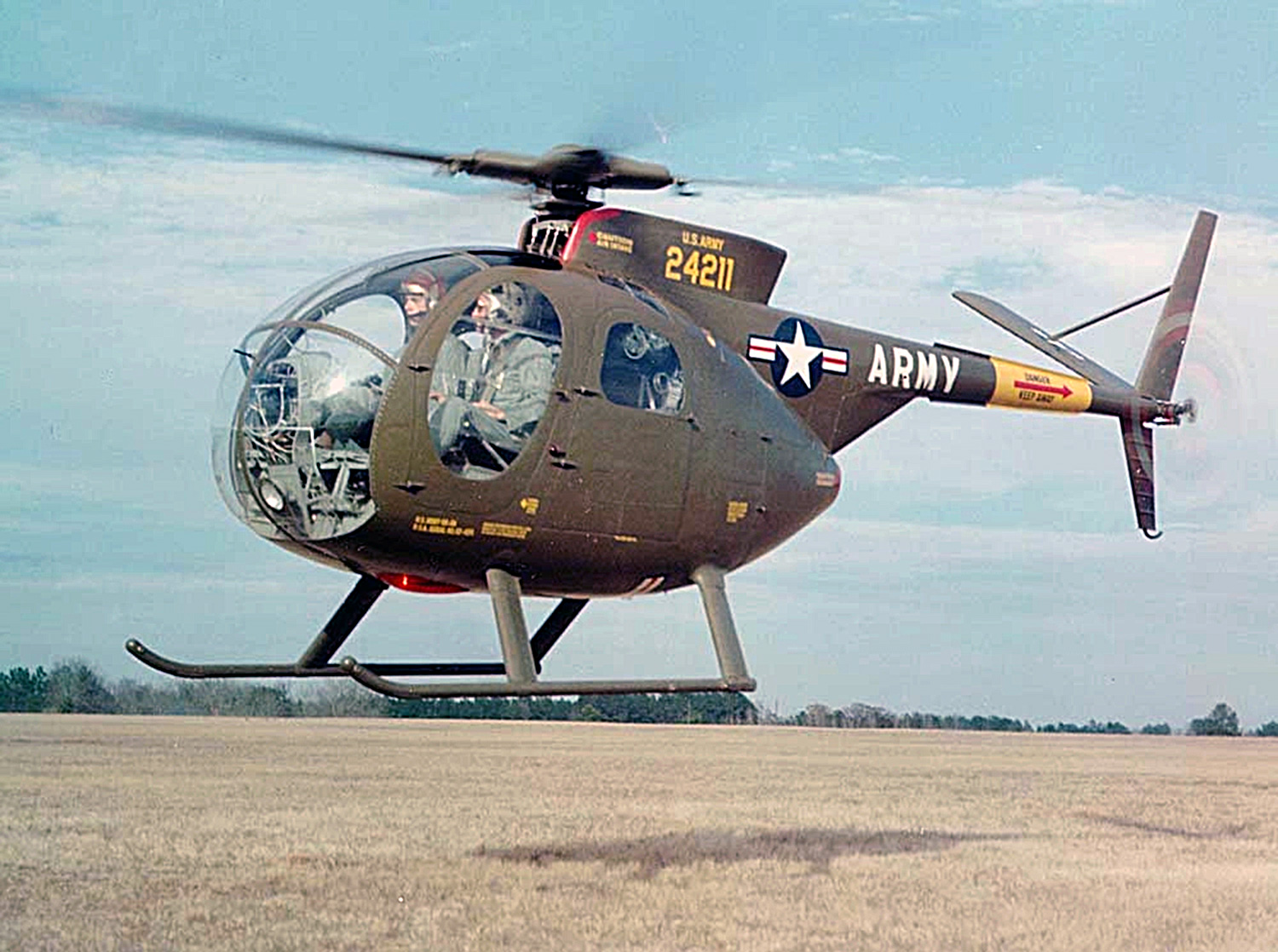 Photo of the original Hughes YOH Cayuse from when Hughes decides to build their 500 for a military observation helicopter competition as how they opted to keep it small and chose to fit more rotor blades to absorb the stupid levels of horsepower from the turbine engine