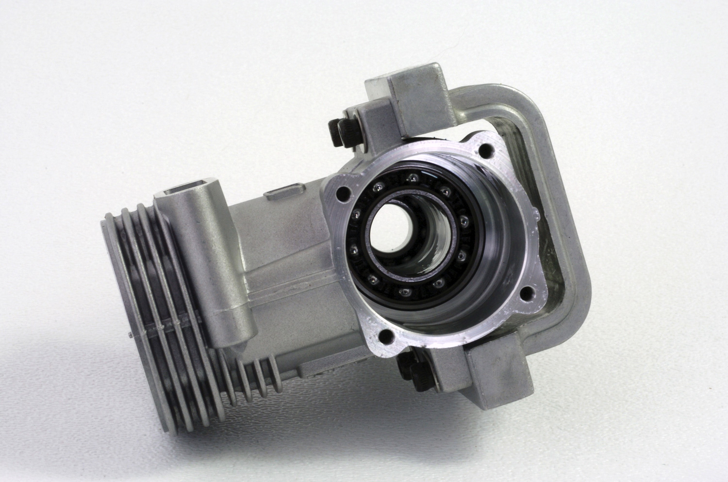 Close up of aft crankcase showing bearings