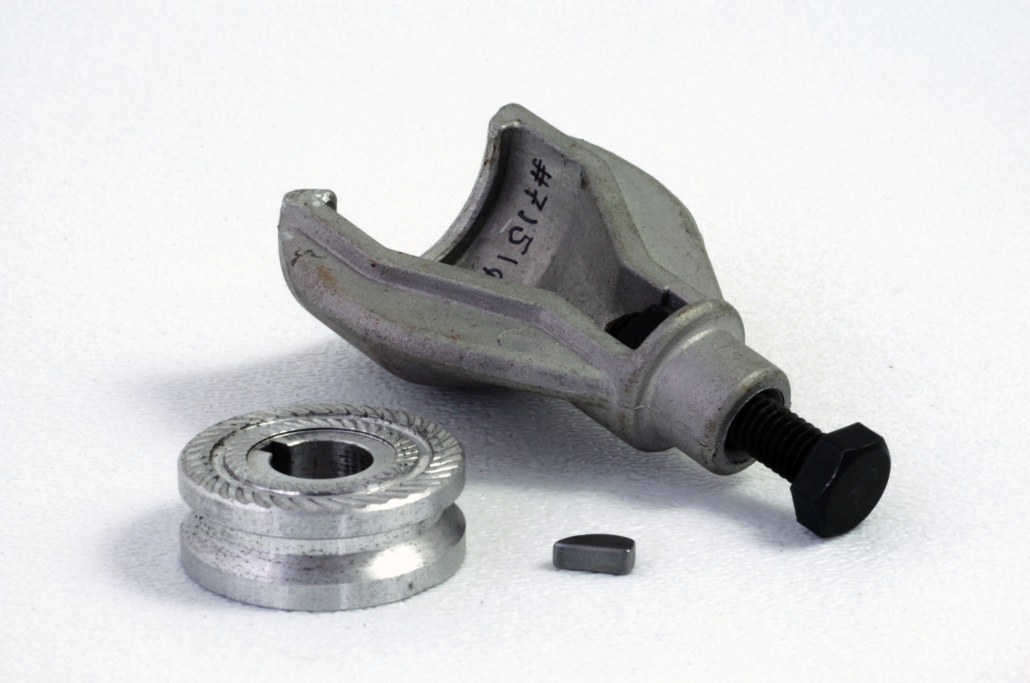 Close up of OS #71510009 prop drive puller