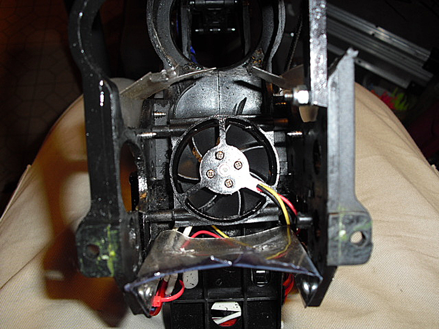 Close up photo of Odin 40mm electric fan installed for the purpose of cooling a 4-stroke engine mounted to the world’s most versatile model helicopter, the Pantera P6